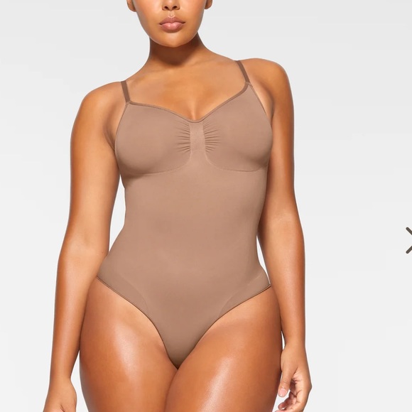 NWT SKIMS SEAMLESS SCULPTING BRIEF BODYSUIT WITH SNAPS IN SIENNA Size 2X/3X